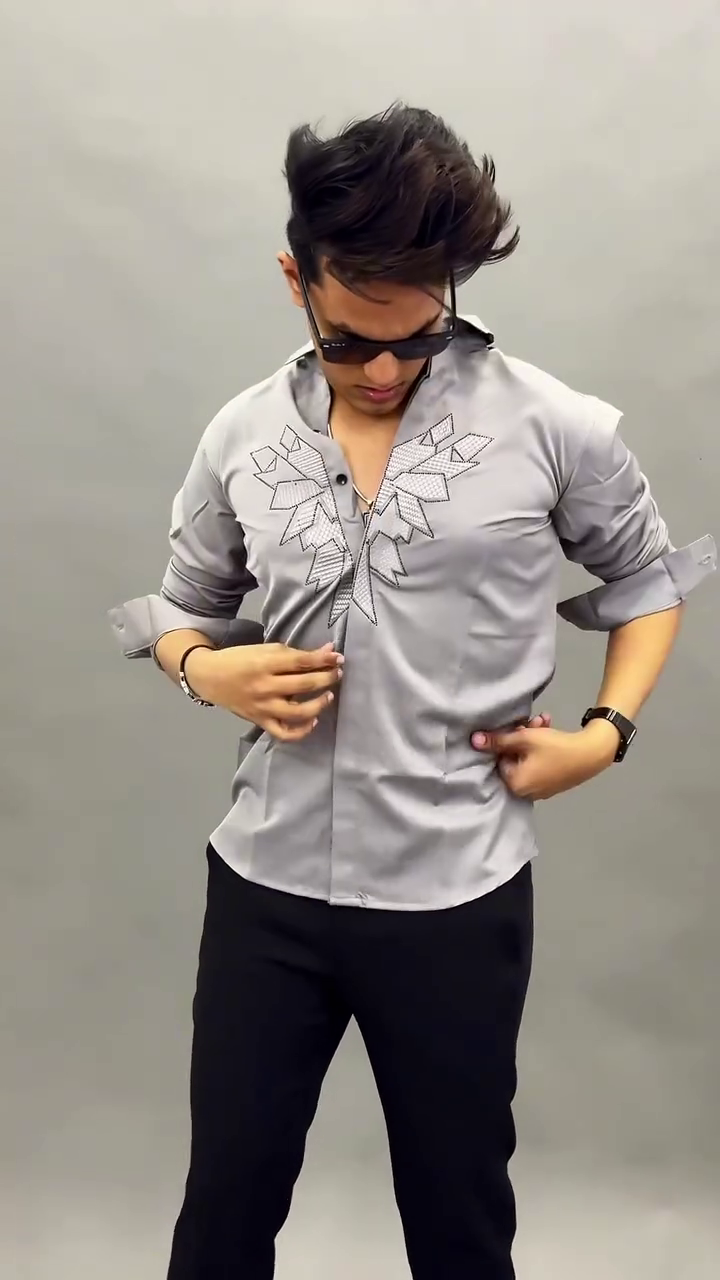 “Bold and Effortless: The Casual Red Shirt for Everyday Style”