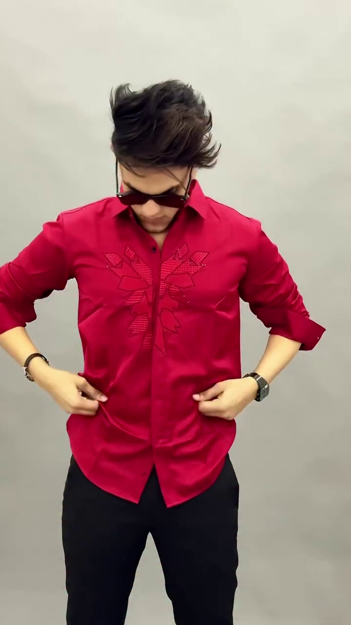 “Bold and Effortless: The Casual Red Shirt for Everyday Style”