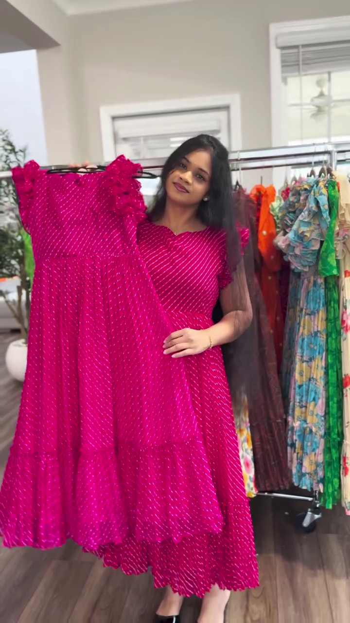 ❤️ Radiant Charm: Pleated Ruby Maxi Dress