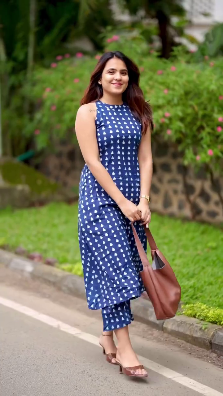 Effortless Charm – Floral Printed Kurta & Palazzo Set for Everyday Elegance