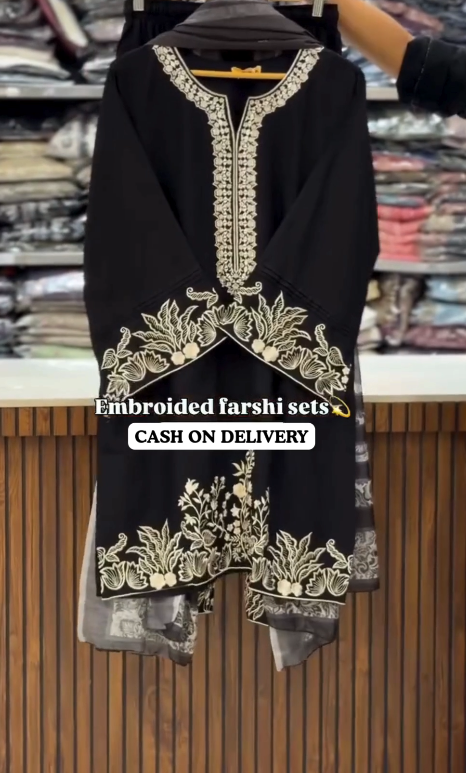 Vibrant Elegance – Fuchsia Embroidered Suit Set for Festive Glamour