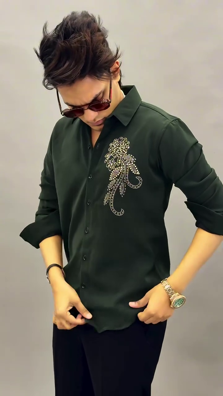 Slim Fit Embellished Casual Shirt – Modern Style with a Touch of Sophistication