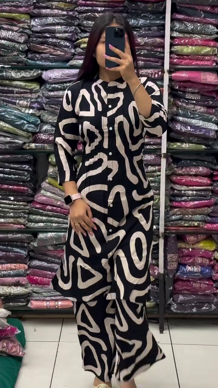 Chic Black and White Abstract Print Co-Ord Set – Effortless Style Meets Modern Comfort