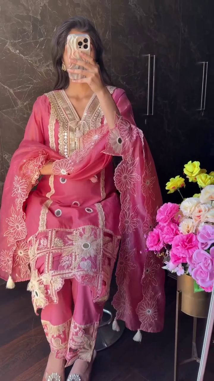 Elegant Premium Cotton Pakistani Suit with Mirror Detailing – Soft Pink for Timeless Style