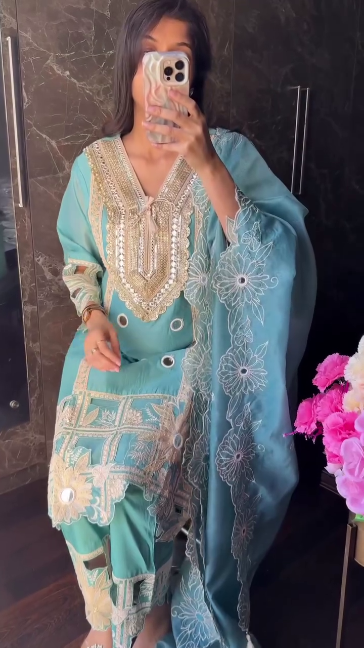 Elegant Premium Cotton Pakistani Suit with Mirror Detailing – Soft Pink for Timeless Style