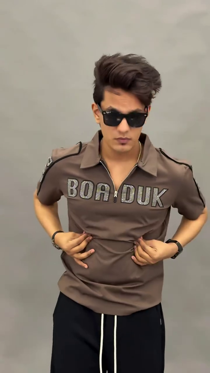 Sporty Luxury: Olive Green Diamond Polo T-Shirt for Effortless Modern Style