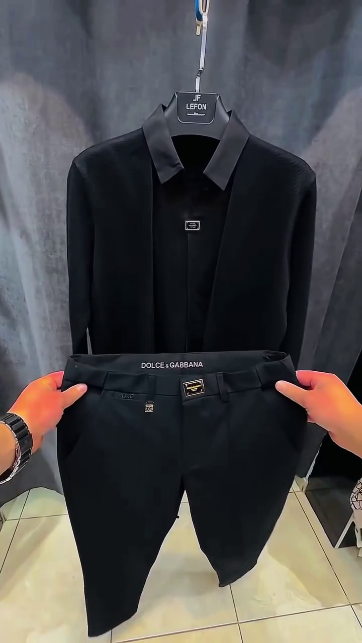 Bold Minimalism: Stylish All-Black Men’s Outfit with Premium Jacket and Matching Trousers