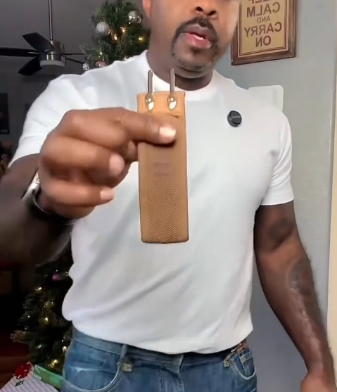 Minimalist Strength: Buckleless Tactical Elastic Belt with Metal Hook for Maximum Comfort & Adjustability