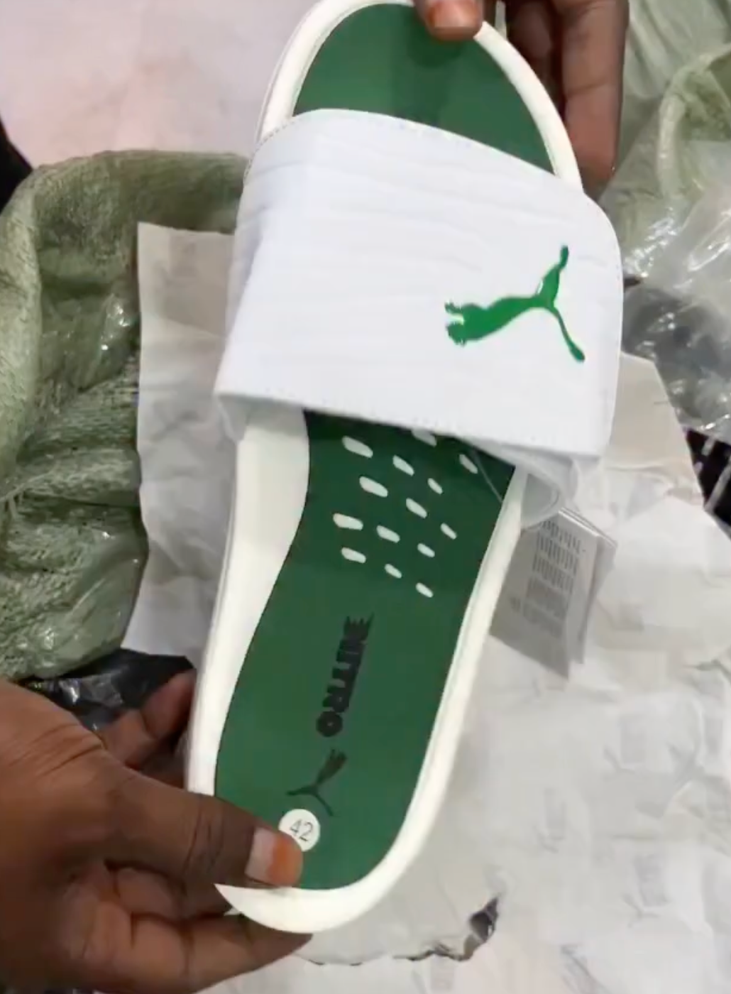 Sporty Comfort Redefined – Softride Slide Super Men’s Slides in Vine-Warm White-Pure Green | Just ₹149