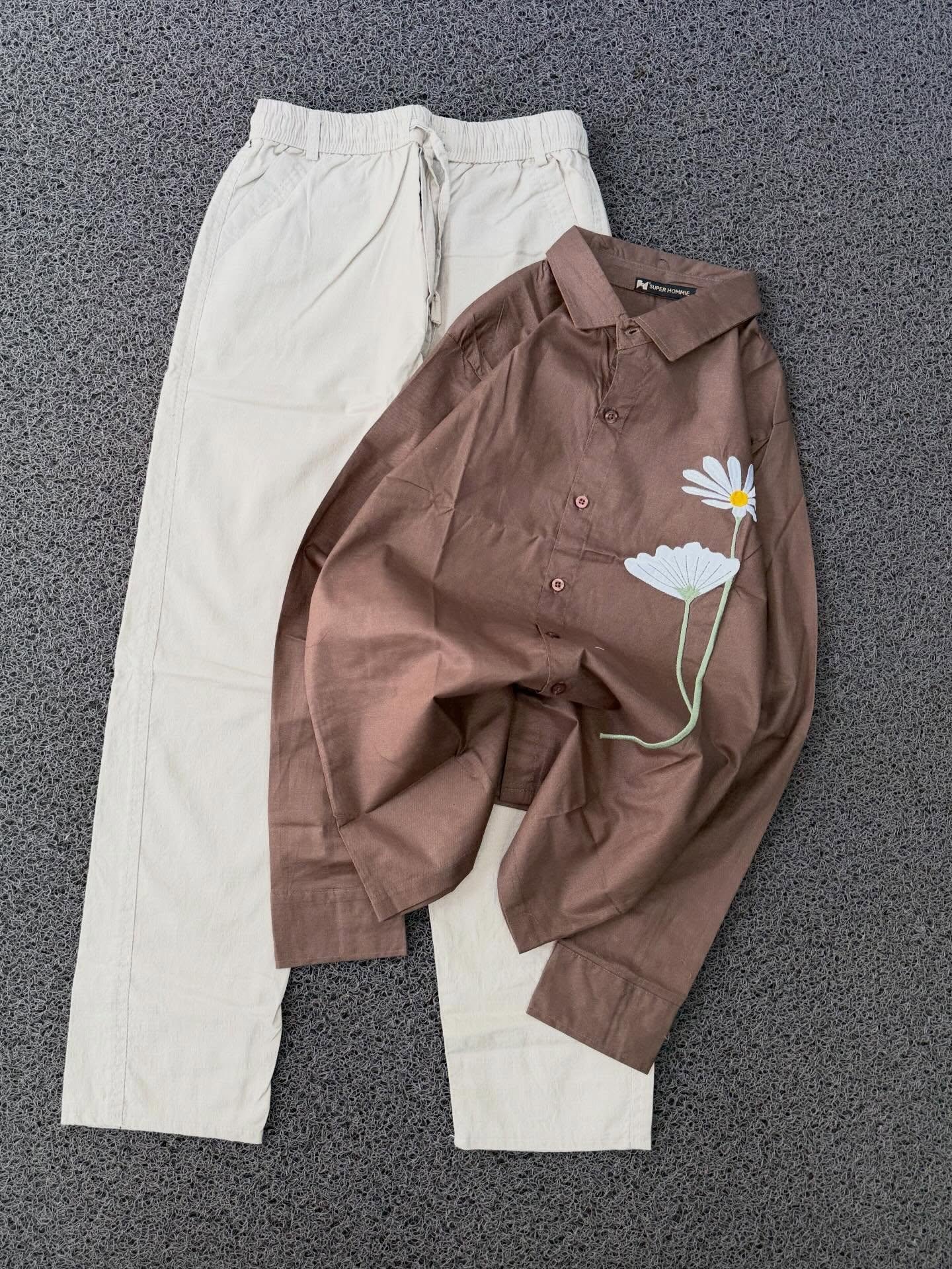 Stylish Dark Olive Green Floral Shirt with White Trousers Combo – Fresh Casual Look at Just ₹149!
