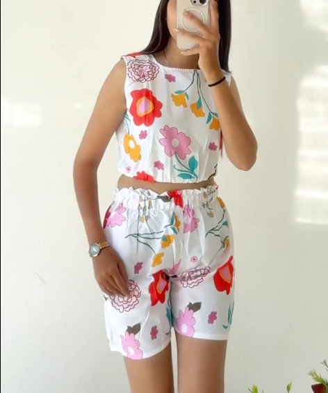 Fresh Summer Vibe: White 2-Piece Floral Crop Top & Shorts Set – Stylish Comfort at Just ₹99!