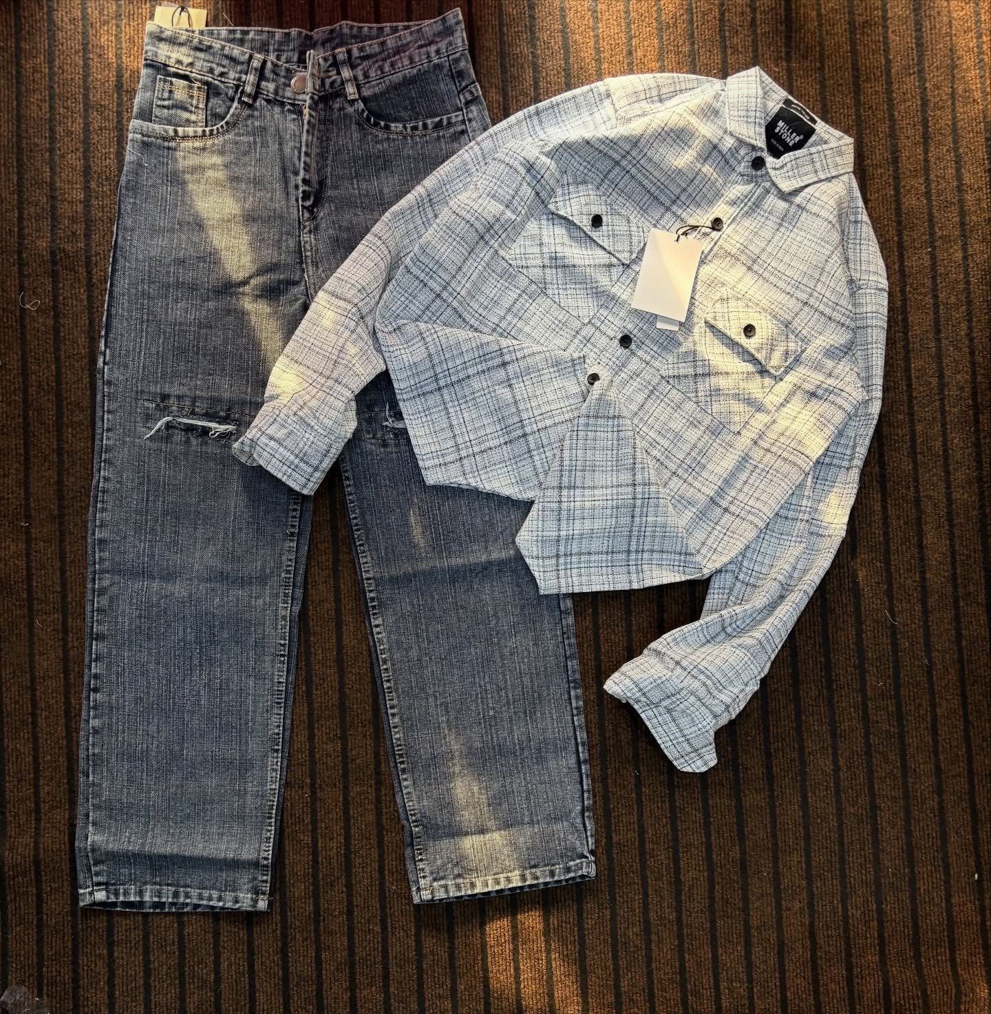 Oversized Shirt with  Denim Jeans – Trendy Casual Streetwear Combo