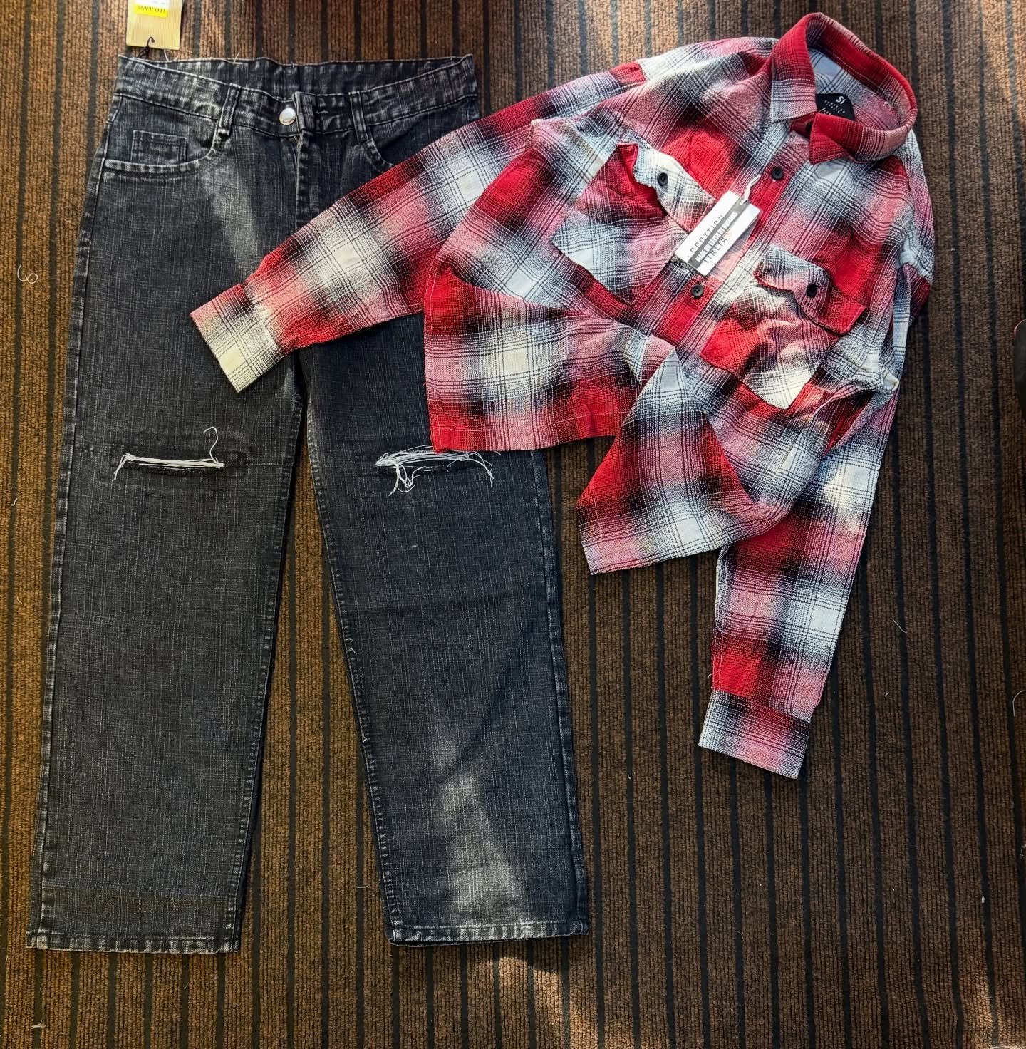 Oversized Shirt with  Denim Jeans – Trendy Casual Streetwear Combo