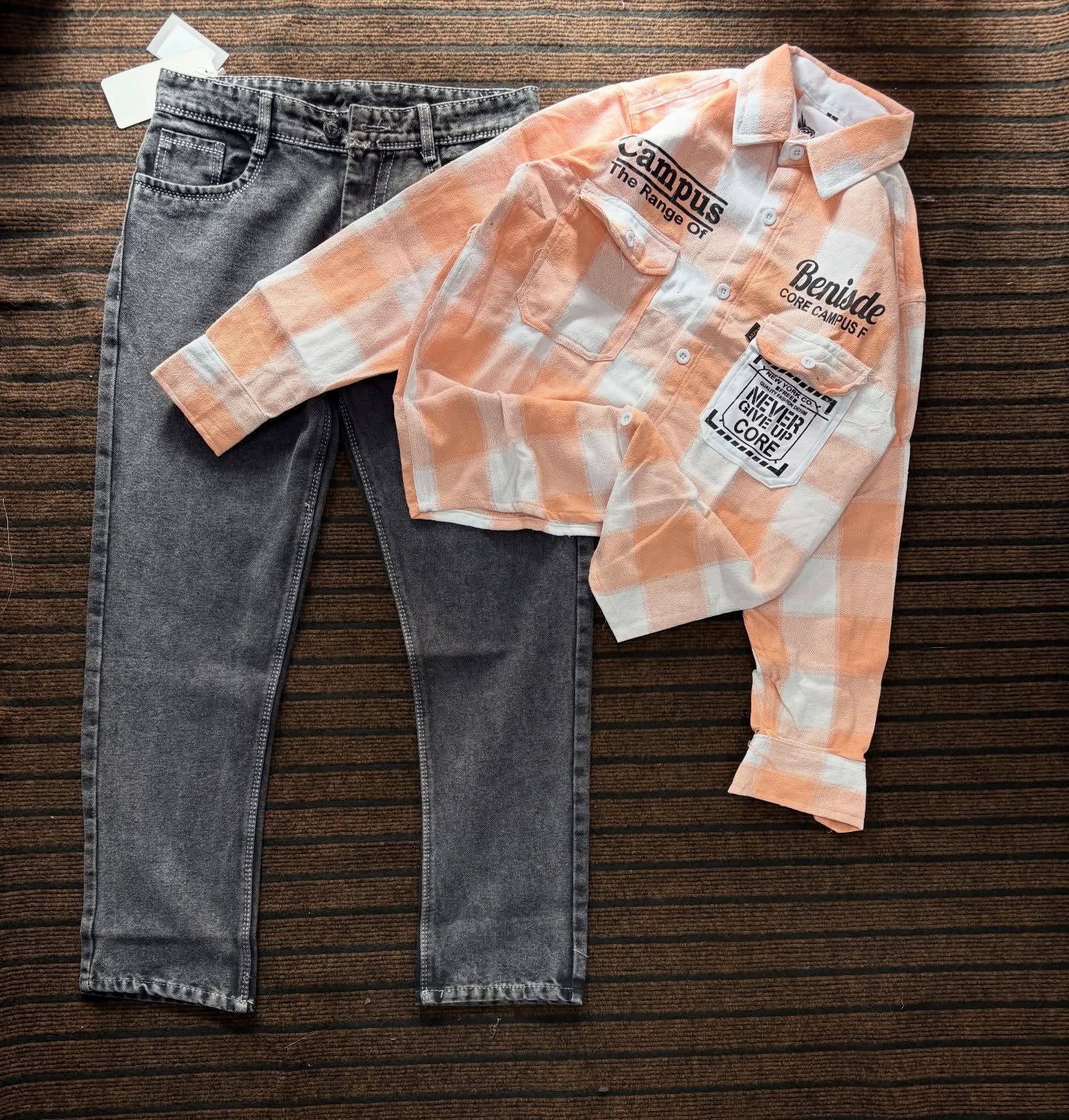Oversized Shirt with  Denim Jeans – Trendy Casual Streetwear Combo
