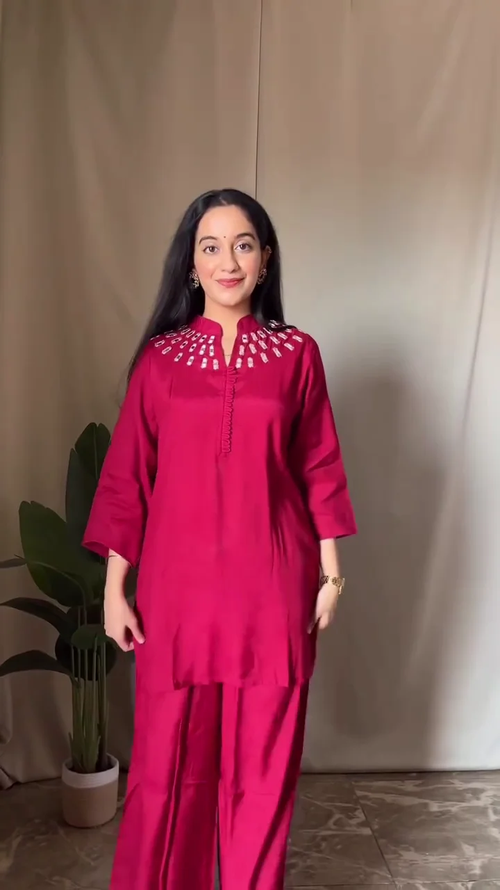 Grace in Every Thread – Ishin Black & Beige Floral Kurta Set at Just ₹149!