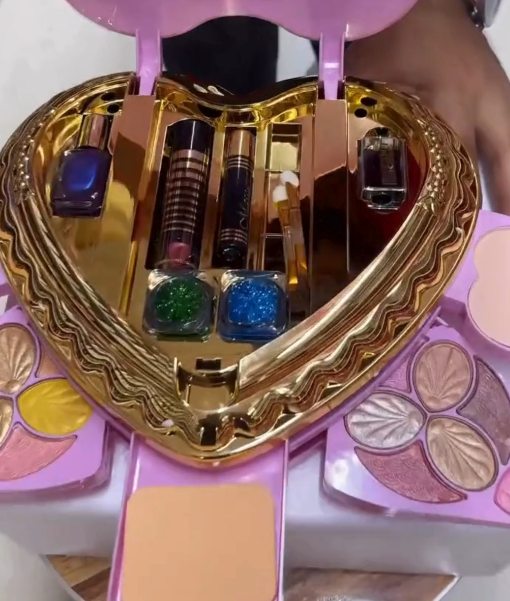 Luxury Heart-Shaped Makeup Kit – All-in-One Beauty Palette