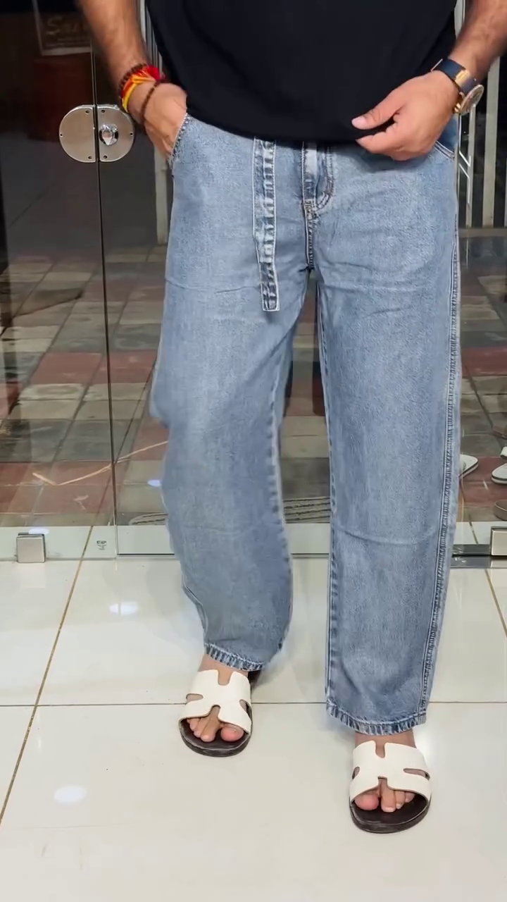 Trending Men’s Casual Jeans Collection – Stylish Light Blue & Dark Wash Denim for a Classy Everyday Look