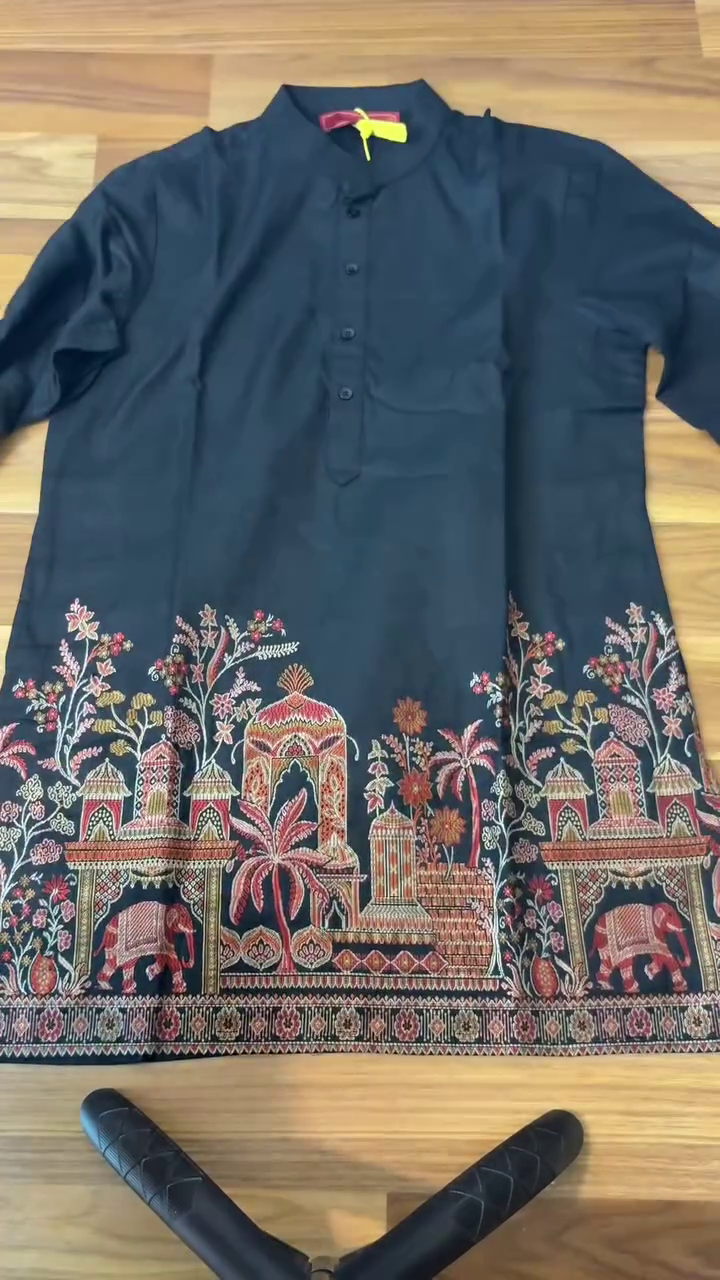 Elegant Men's Black Printed Kurta – Traditional Ethnic Wear with Premium Floral Design