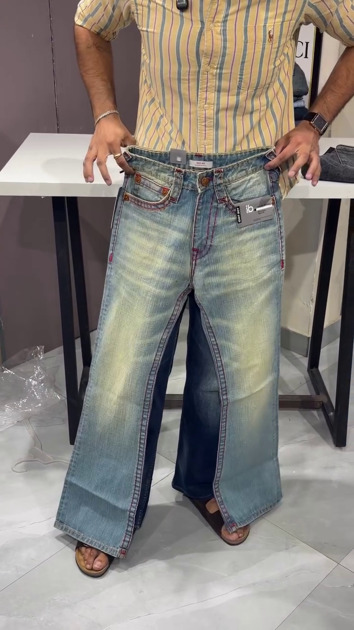 Classic Light Wash Denim Jeans for Everyday Style