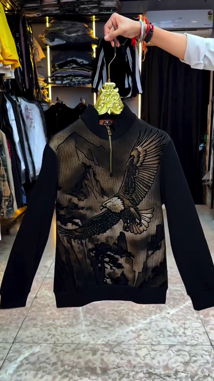 Make a Bold Statement with This Striking Eagle Print Full-Zip Sweatshirt