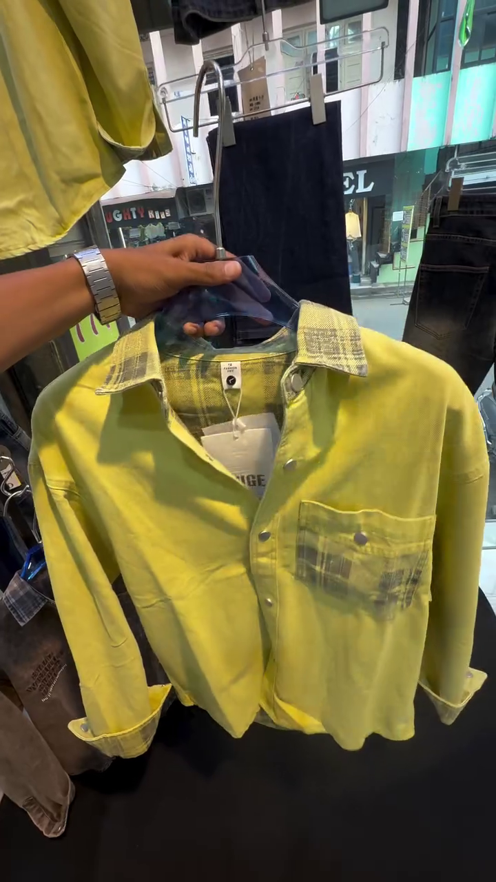 Premium Men’s Yellow Casual Shirt with Stylish Checked Collar and Pocket Detailing, Full Sleeve Modern Fashion Shirt for Everyday Wear