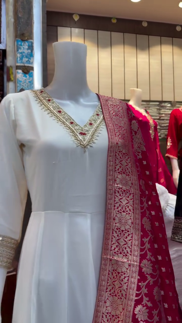 Elegant Traditional Indian Kurta Set Collection with Rich Embroidered Dupattas and Intricate Metallic Border Detailing